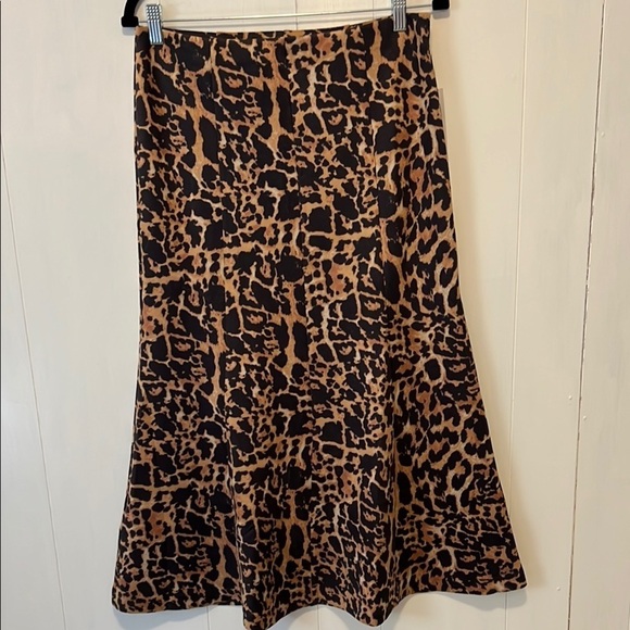 Leopard Print Women's Skirt - Picture 2 of 6